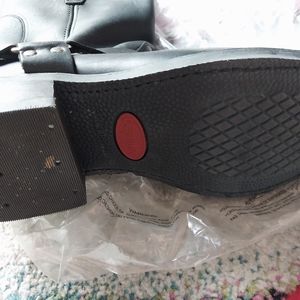 10 1/2 leather boots